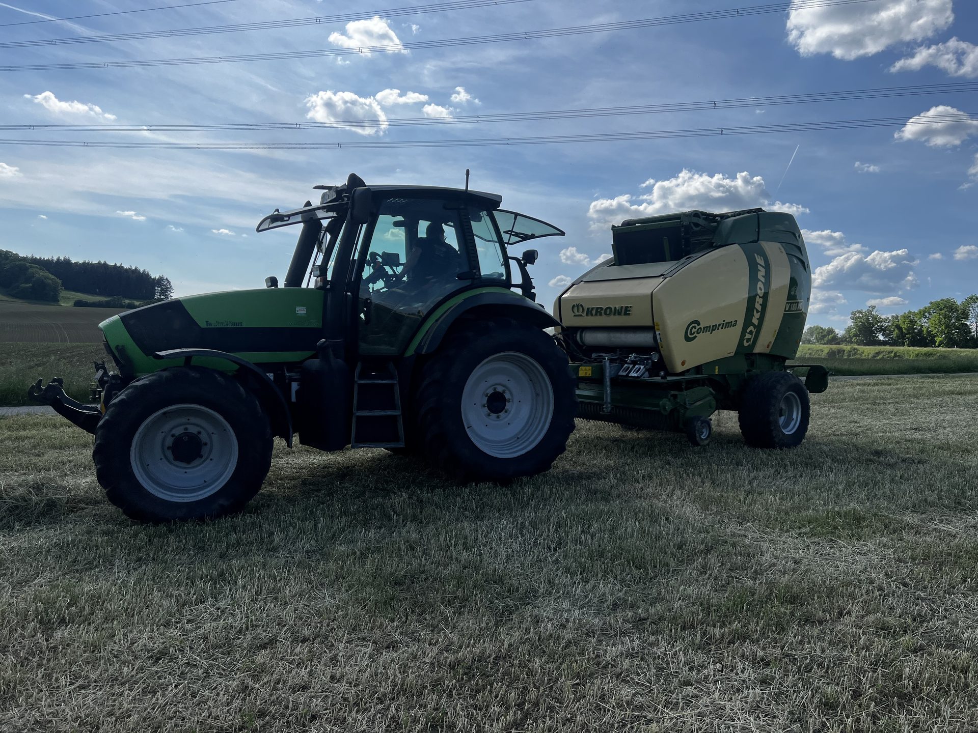 traktor-feld Landmaschine im Feldeinsatz im Raum Mosbach